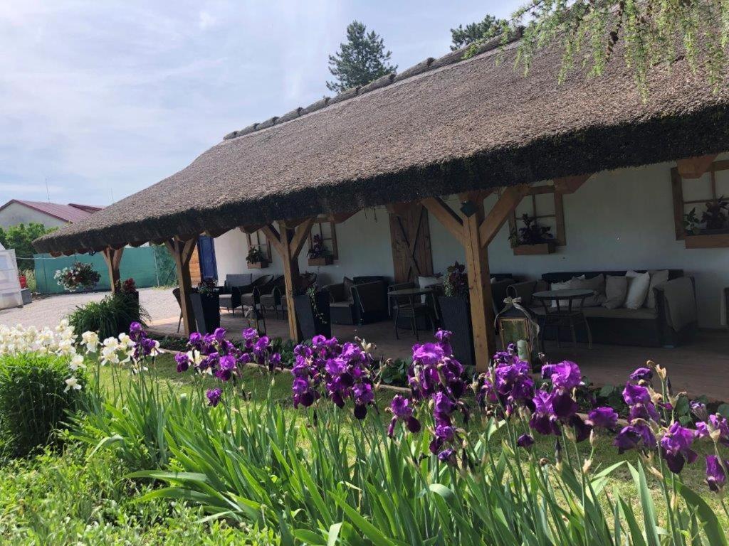 Hotel Mlyn Zavar Exterior photo